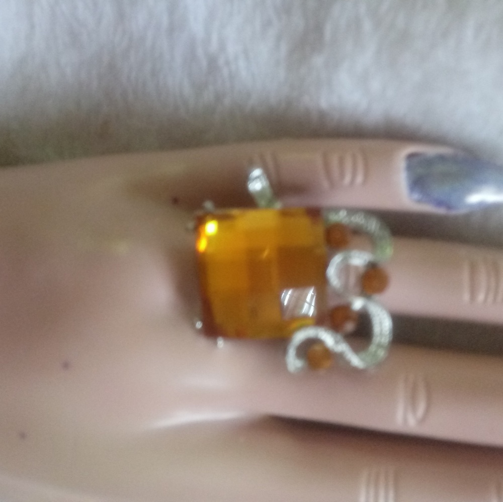 Ring - Picture 2 of 2